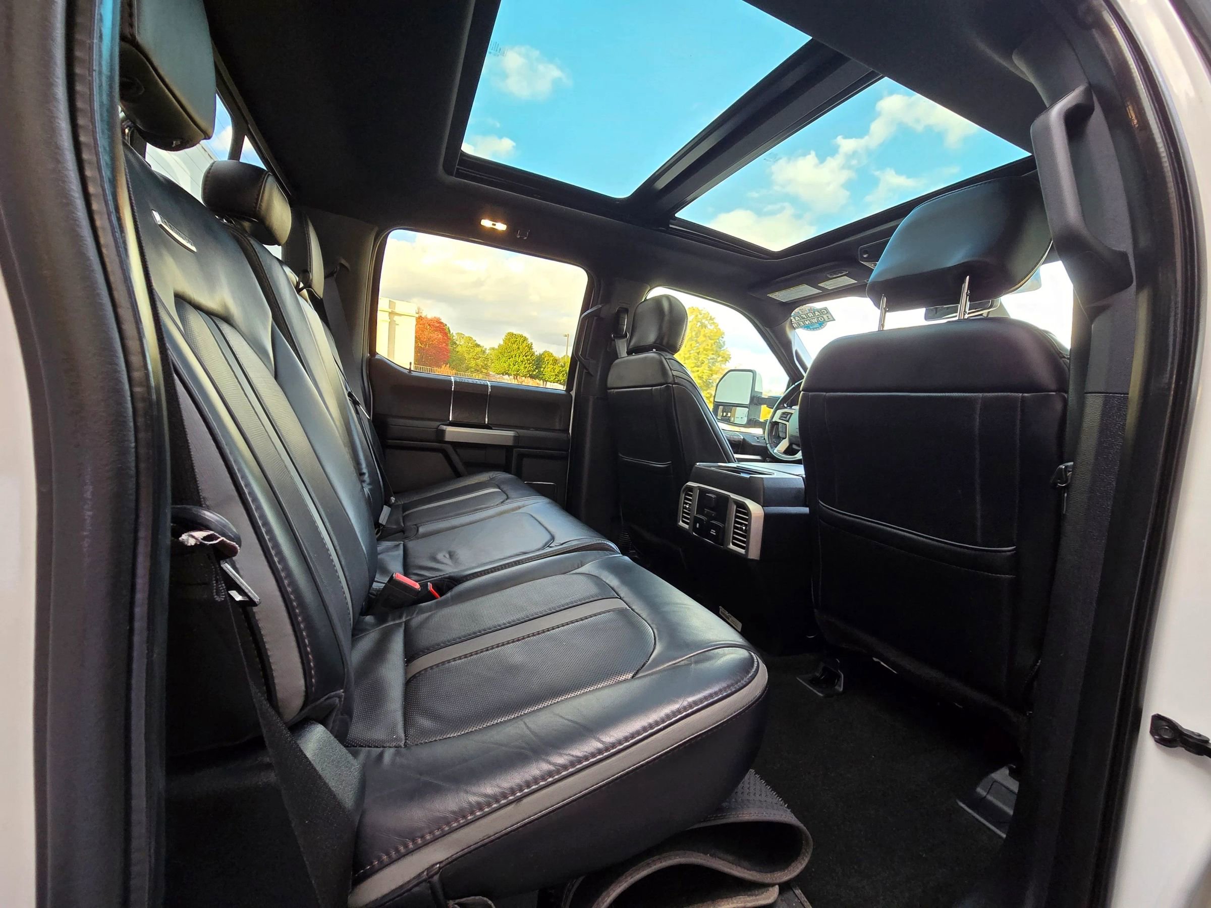 Used 2019 Ford F250 Platinum w/ Platinum Ultimate Package AWD/4WD image 15