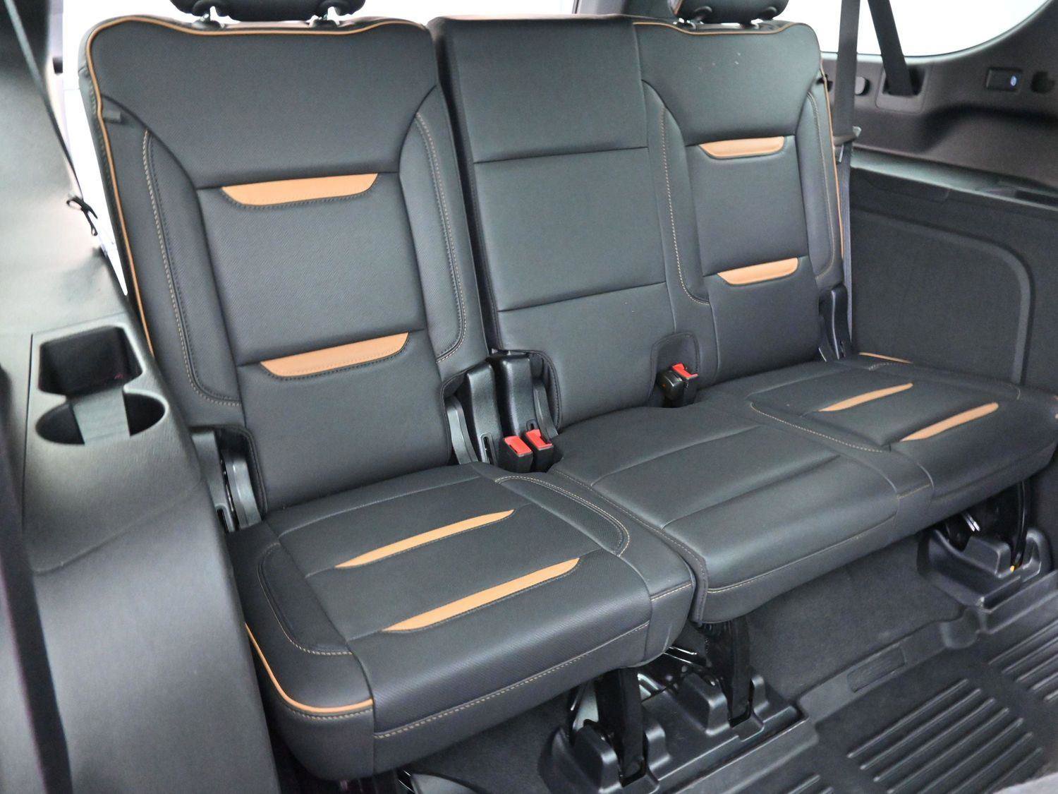 Used 2023 GMC Yukon XL AT4 w/ AT4 Premium Plus Package AWD/4WD image 38