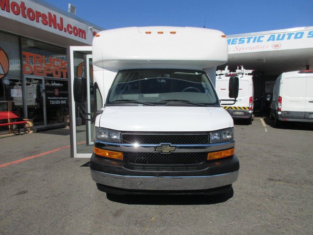 Used 2022 Chevrolet Express 3500 w/ Shuttle Bus Package RWD image 28