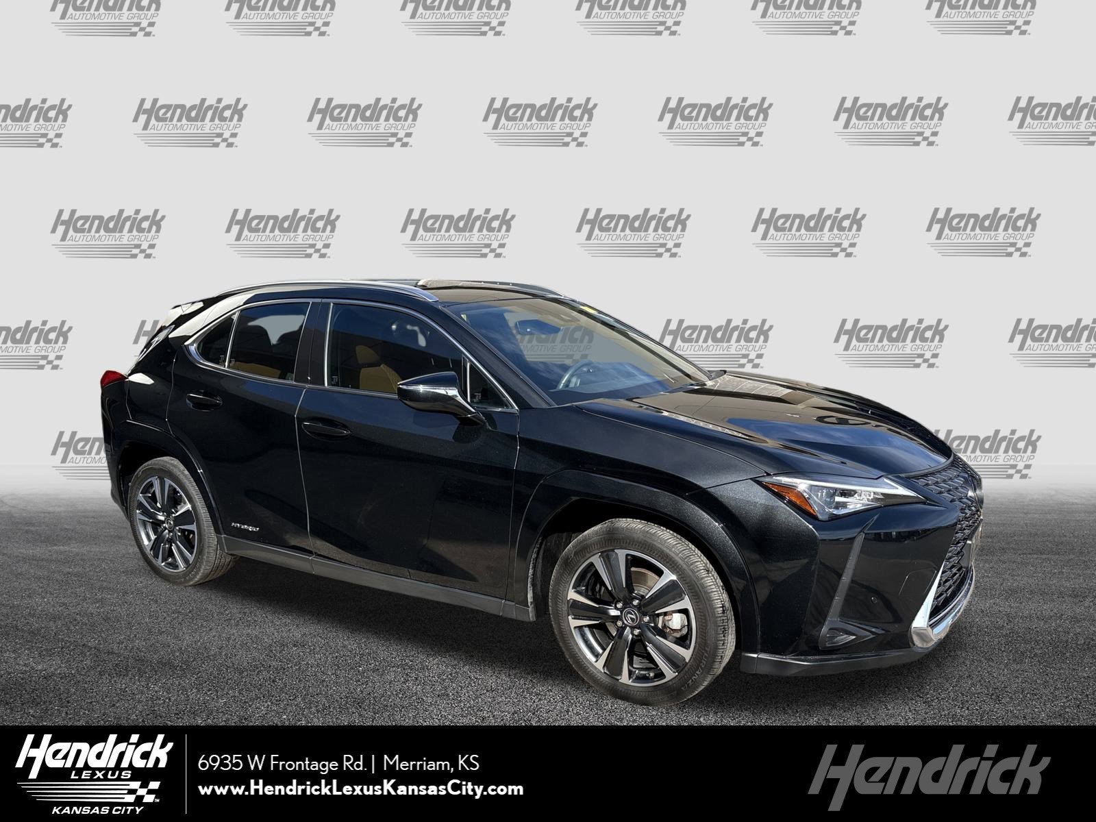 Used 2022 Lexus UX 250h w/ Premium Package image 1