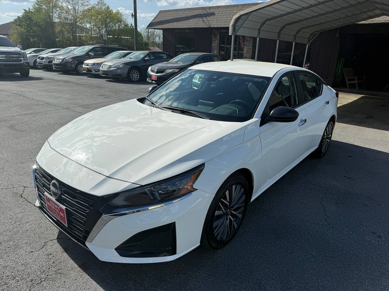Used 2025 Nissan Altima 2.5 SV FWD image 8