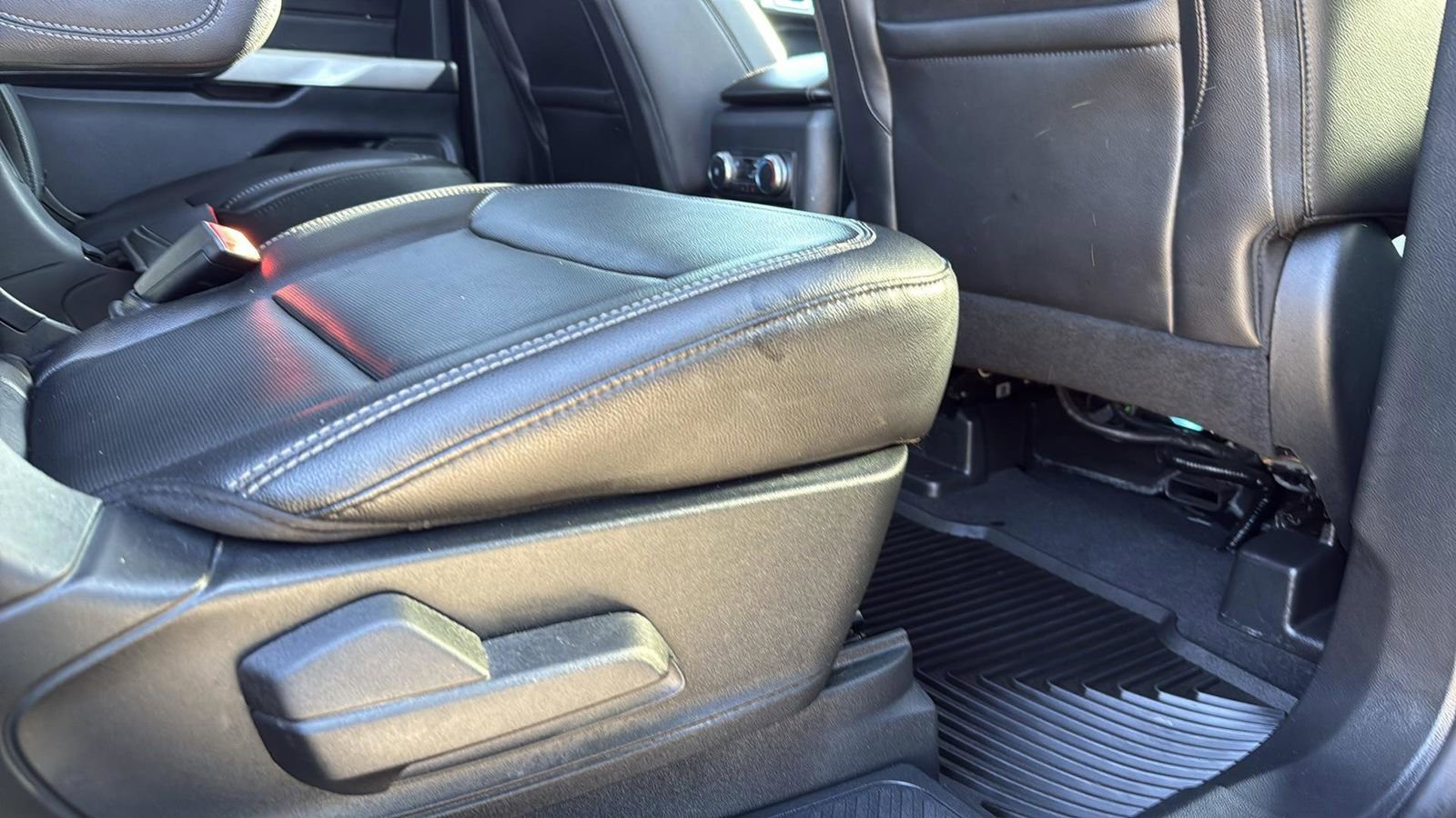 Used 2021 Ford Explorer Limited w/ Hybrid Equipment Group 310A image 26