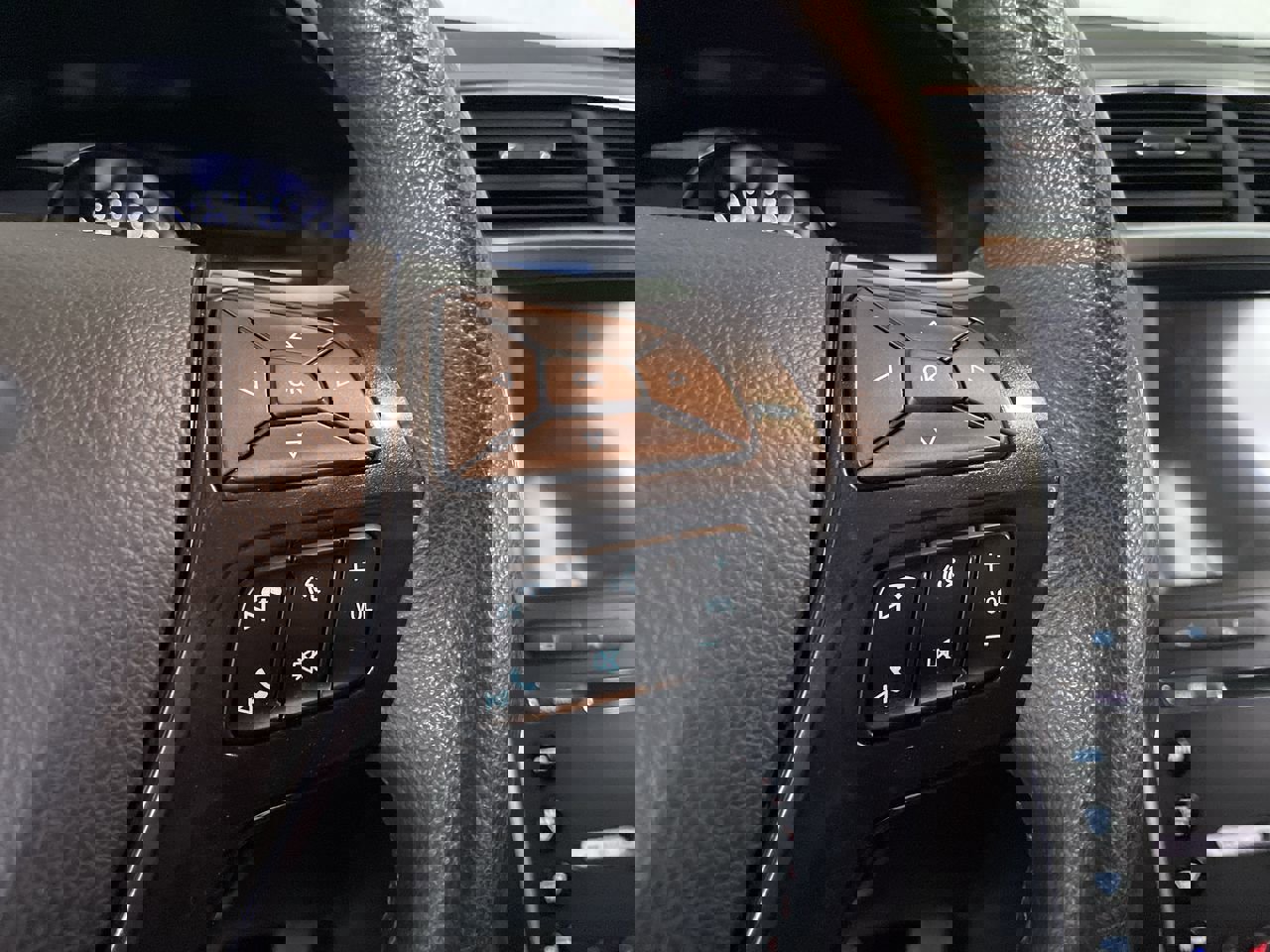 Used 2018 Ford Explorer Sport w/ Equipment Group 401A image 29