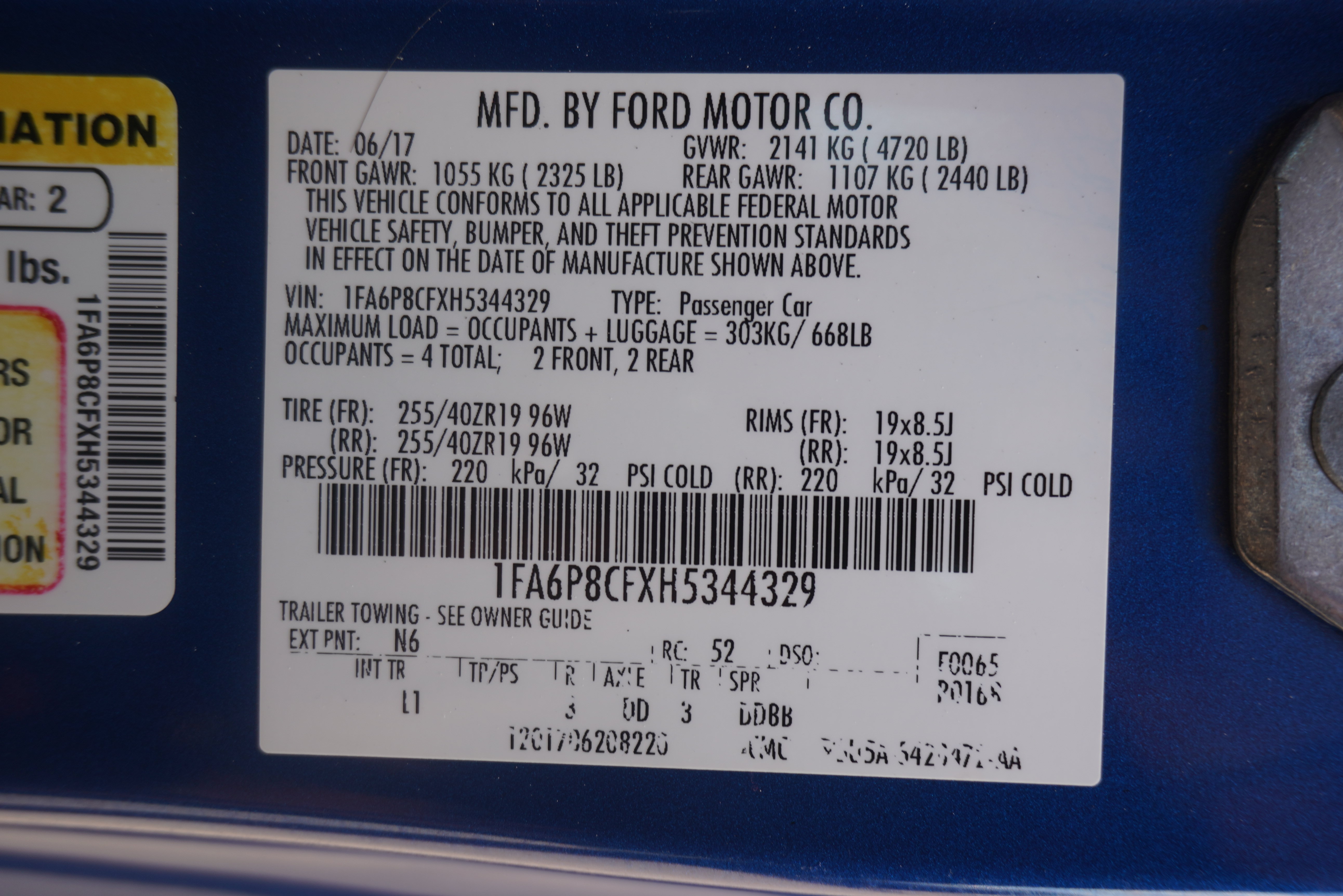 Used 2017 Ford Mustang GT Premium w/ Equipment Group 401A RWD image 32