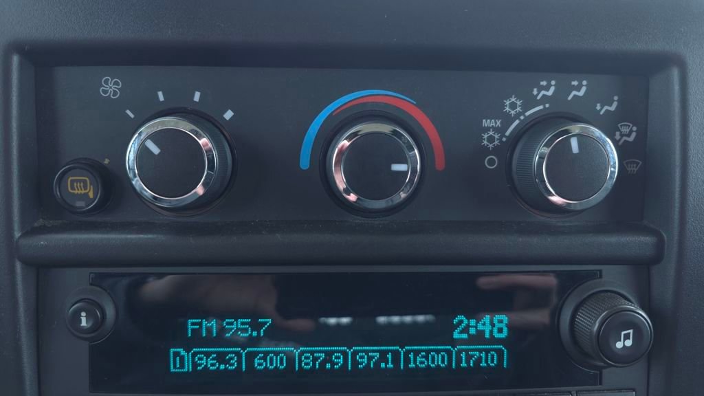 Used 2024 GMC Savana 2500 w/ Driver Convenience Package image 27