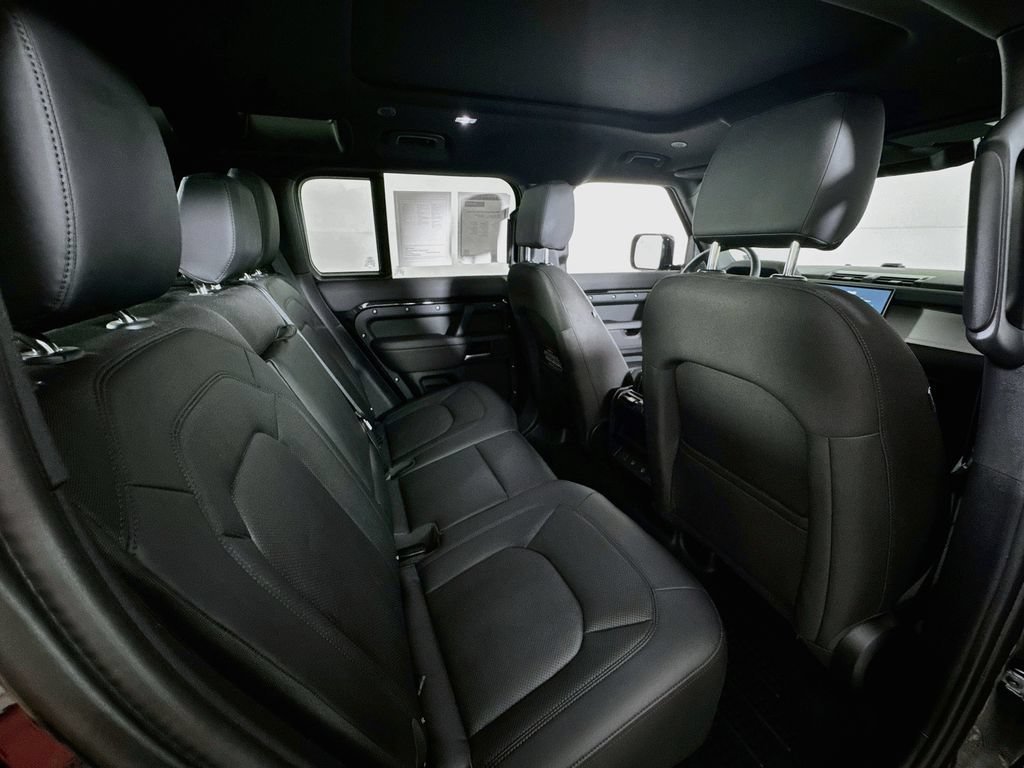 Used 2025 Land Rover Defender 110 S AWD/4WD image 29