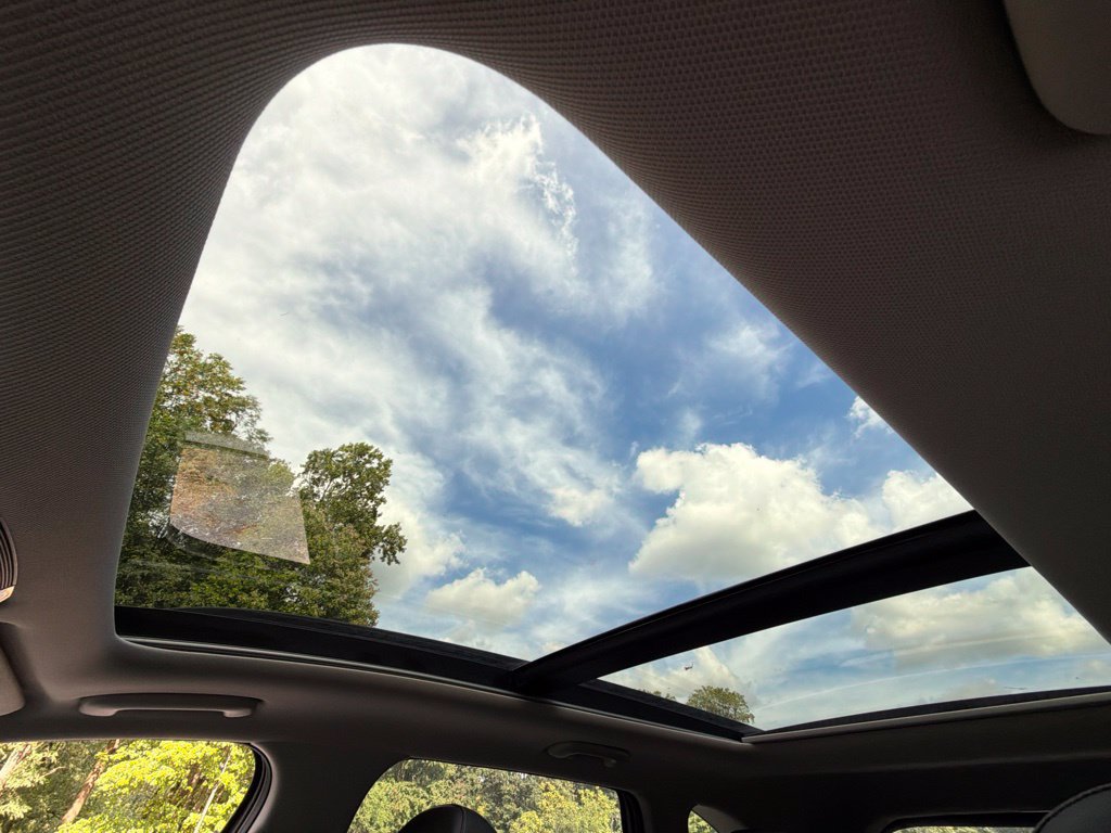 Used 2022 Kia Sorento S w/ Panoramic Sunroof Package AWD/4WD image 29