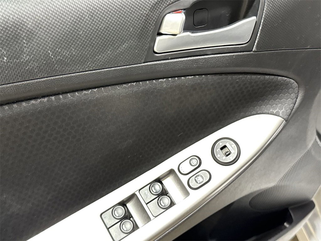 Used 2015 Hyundai Accent Sport image 19