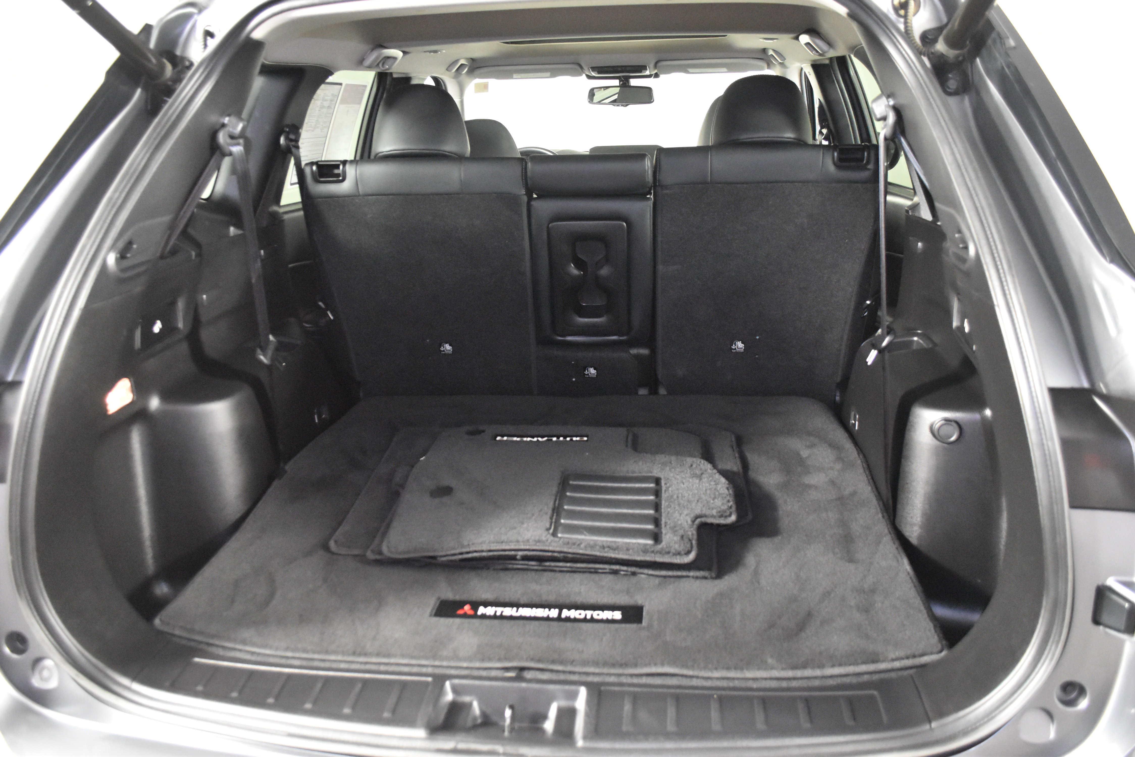 Used 2024 Mitsubishi Outlander SE image 47