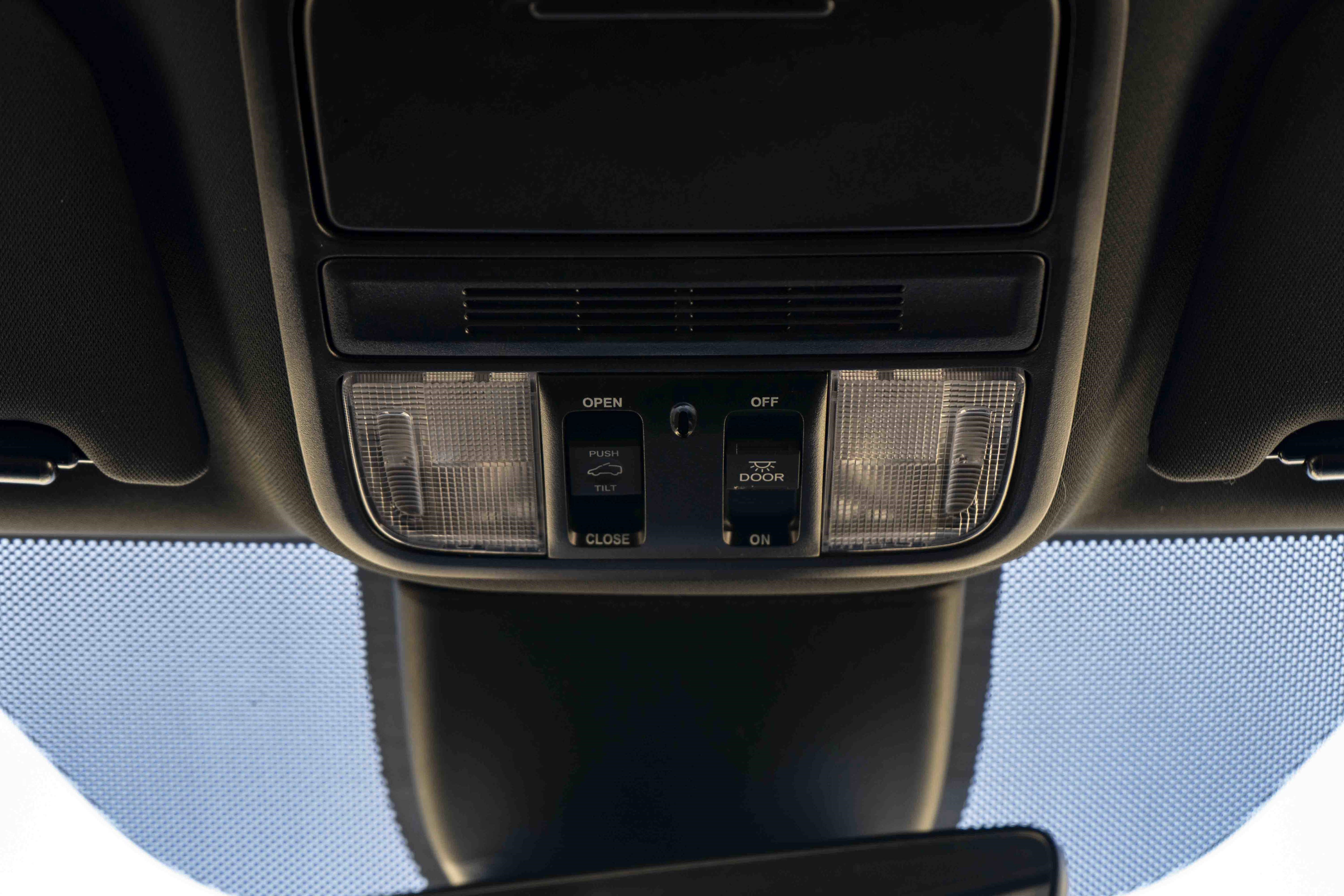 Used 2025 Honda Odyssey Sport-L image 36