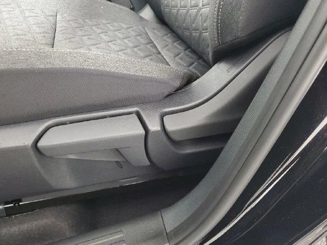 New 2026 Nissan Kicks SV FWD image 29
