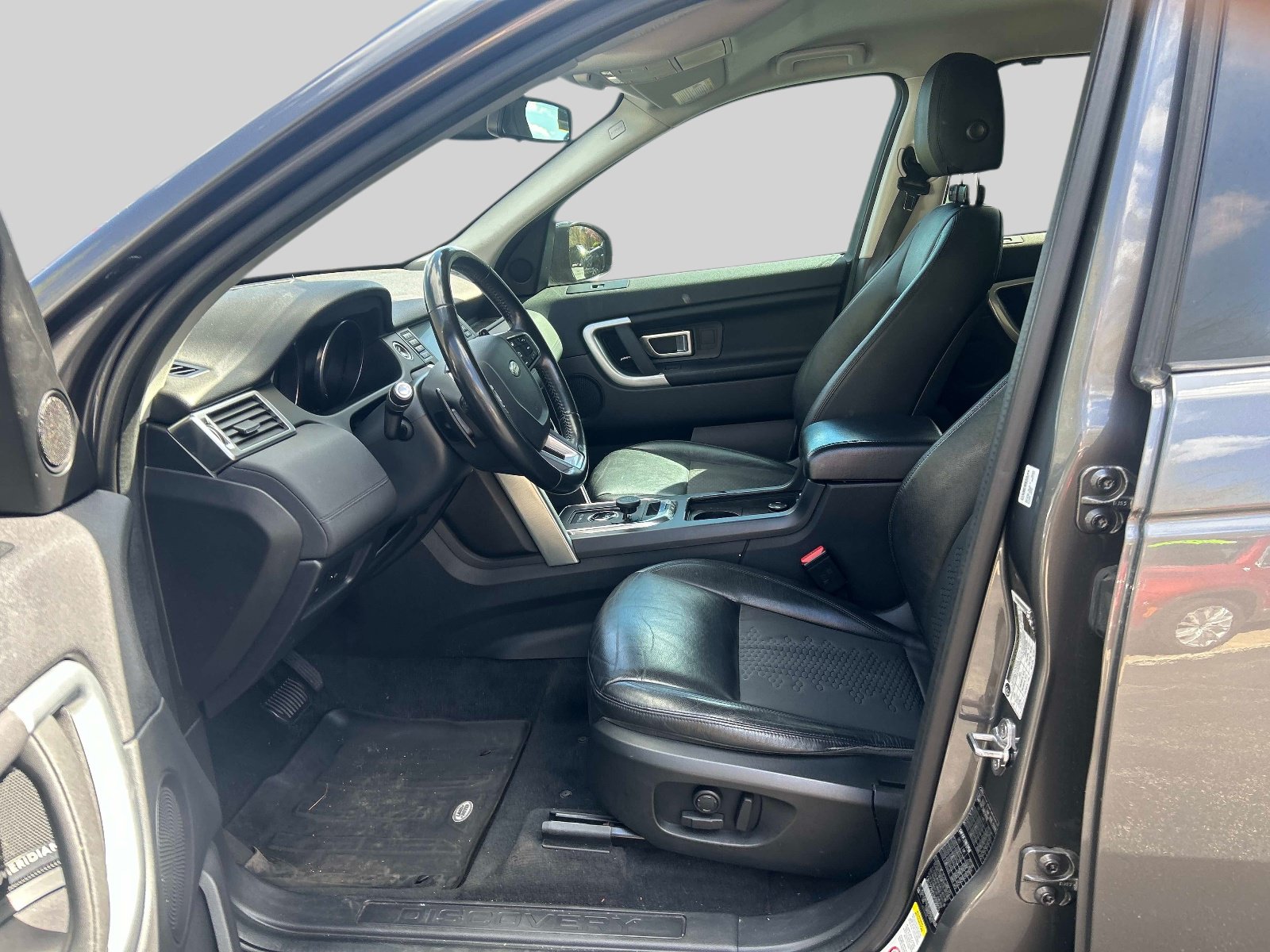 Used 2018 Land Rover Discovery Sport SE AWD/4WD image 10