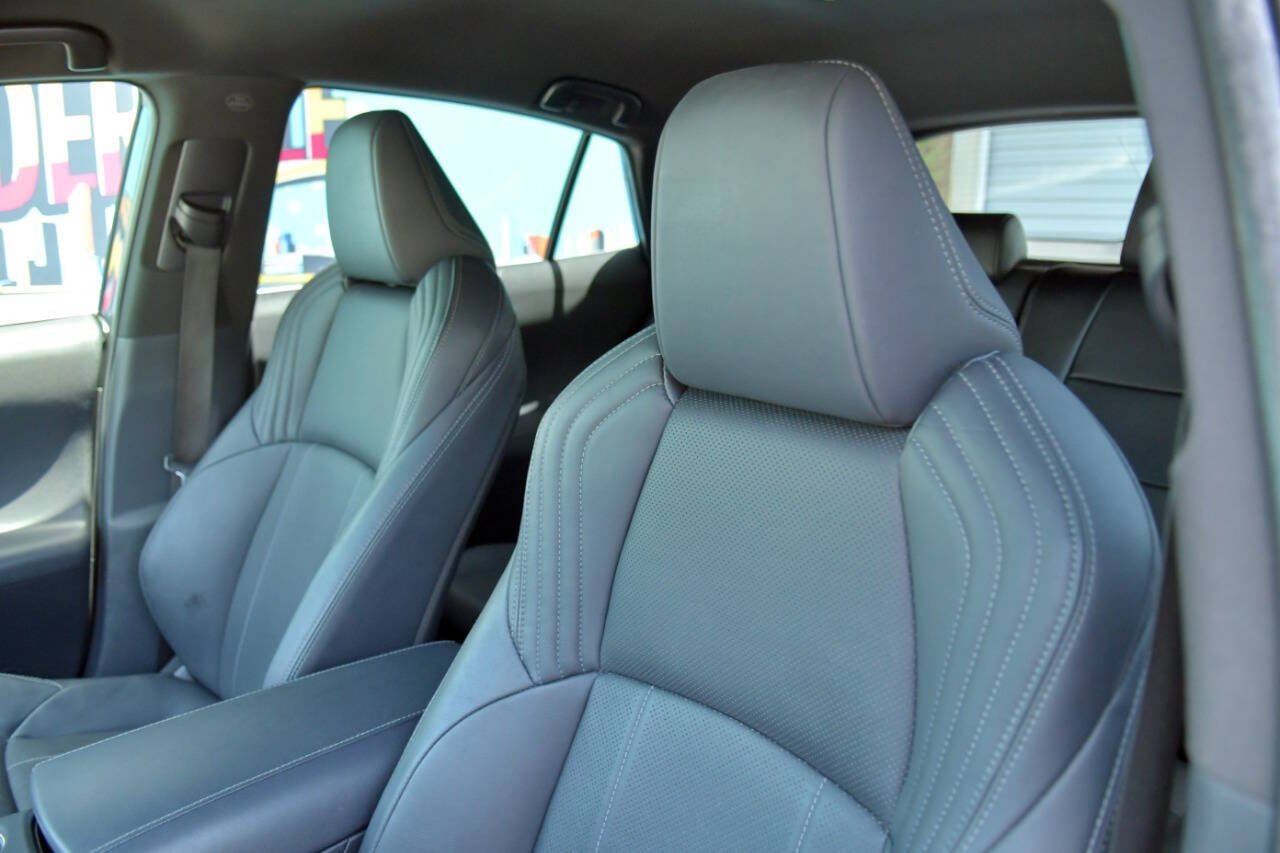 Used 2021 Toyota Venza XLE w/ Softex Package image 17