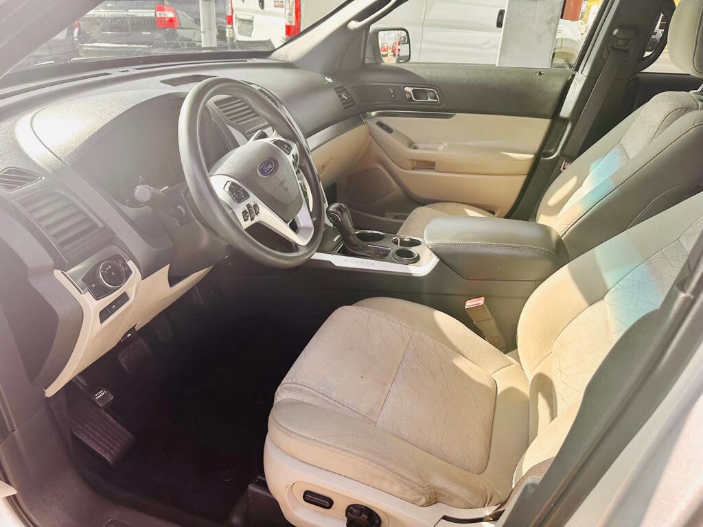 Used 2012 Ford Explorer FWD w/ Class III Trailer Tow Pkg image 9