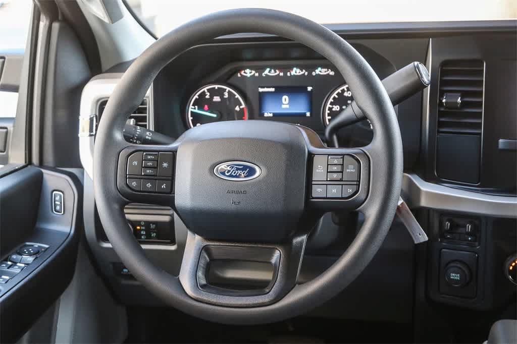 New 2026 Ford F450 XL w/ XL Chrome Package RWD image 24