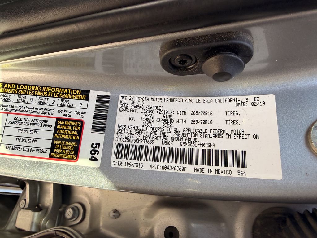 Used 2019 Toyota Tacoma TRD Off-Road w/ Technology Package image 6