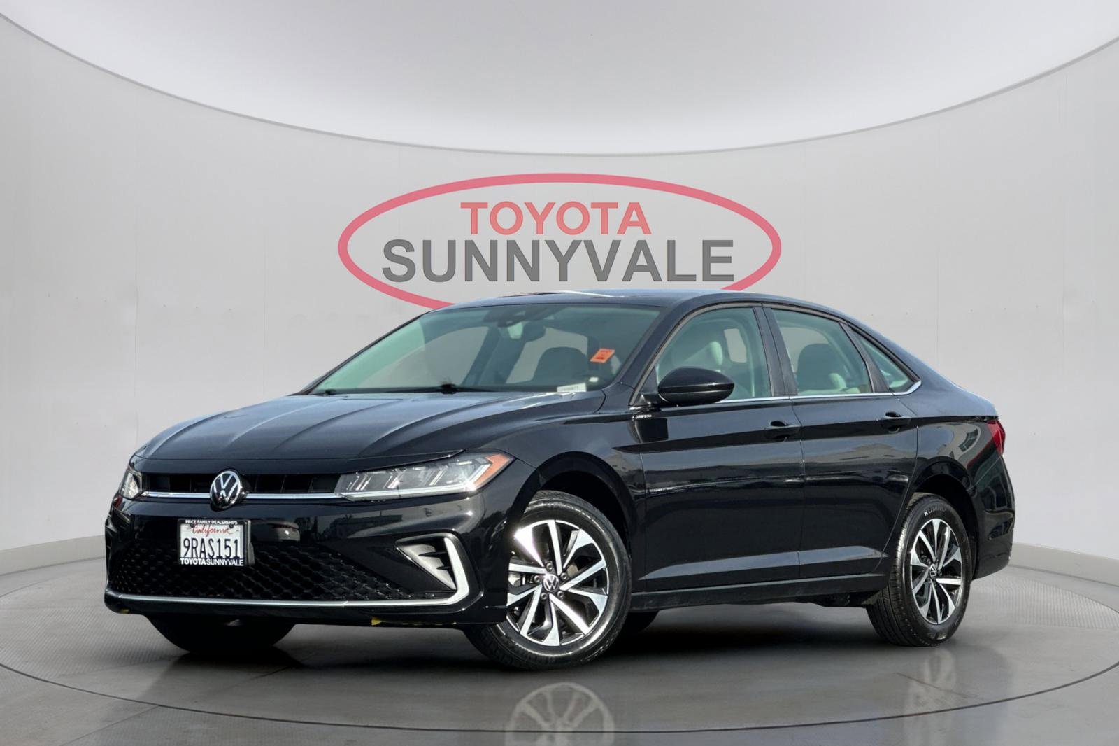 Used 2025 Volkswagen Jetta S image 2