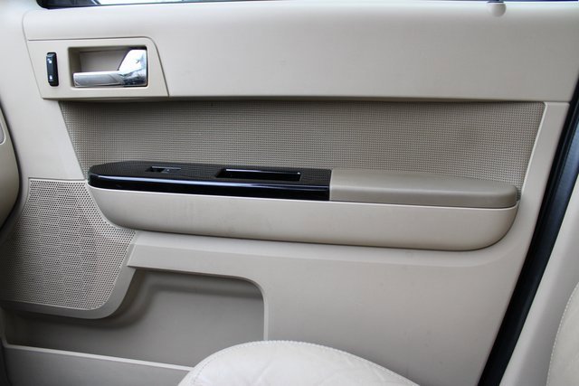 Used 2010 Ford Escape Limited image 28