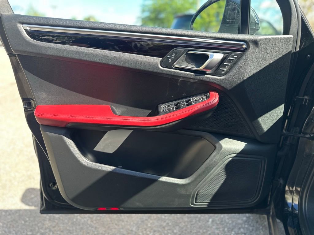 Used 2023 Porsche Macan image 28