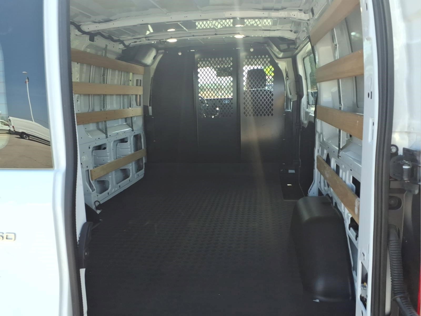 Used 2024 Ford Transit 250 Low Roof w/ Exterior Upgrade Package RWD image 9