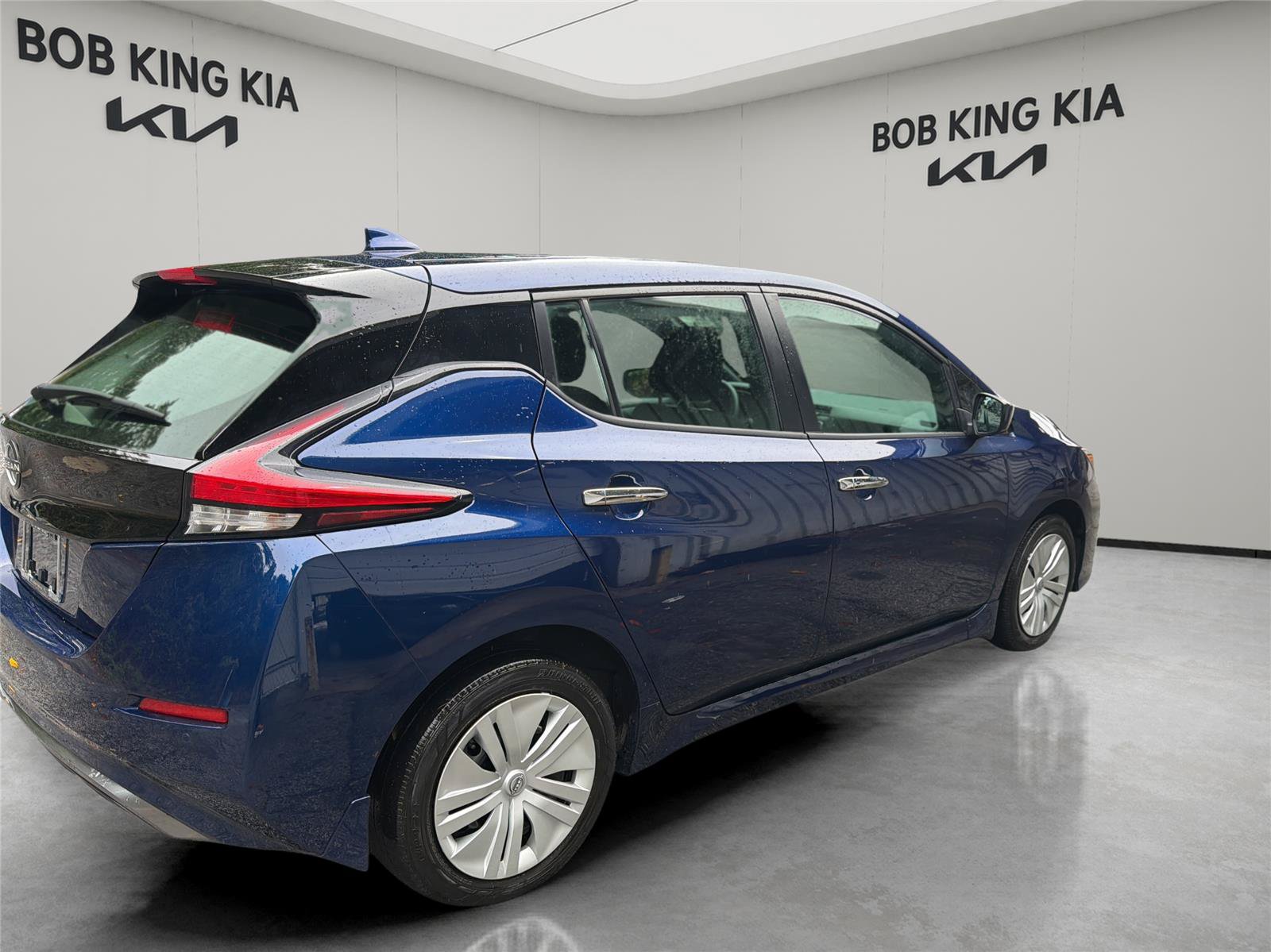 Used 2025 Nissan Leaf S FWD image 5