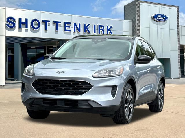 Used 2022 Ford Escape SE w/ SE Sport Appearance Package AWD/4WD image 3
