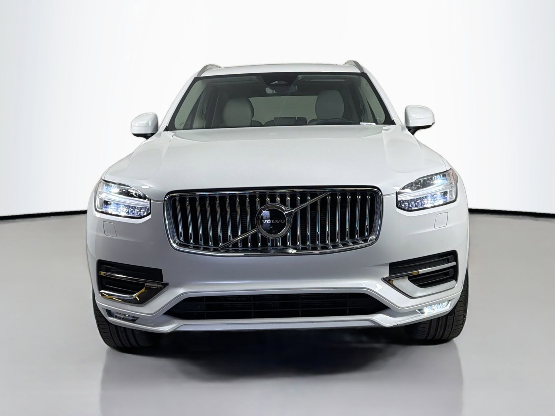 Certified 2024 Volvo XC90 B6 Ultimate w/ Protection Package Premier AWD/4WD image 2