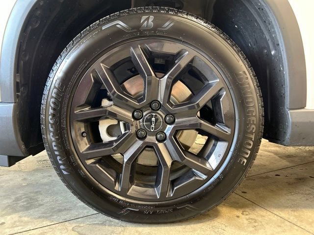 Certified 2025 Honda Pilot Touring image 11