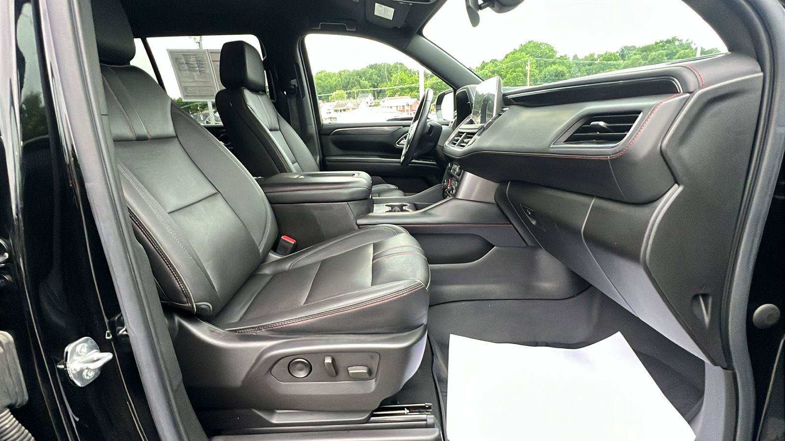 Used 2022 Chevrolet Tahoe RST w/ Luxury Package AWD/4WD image 13