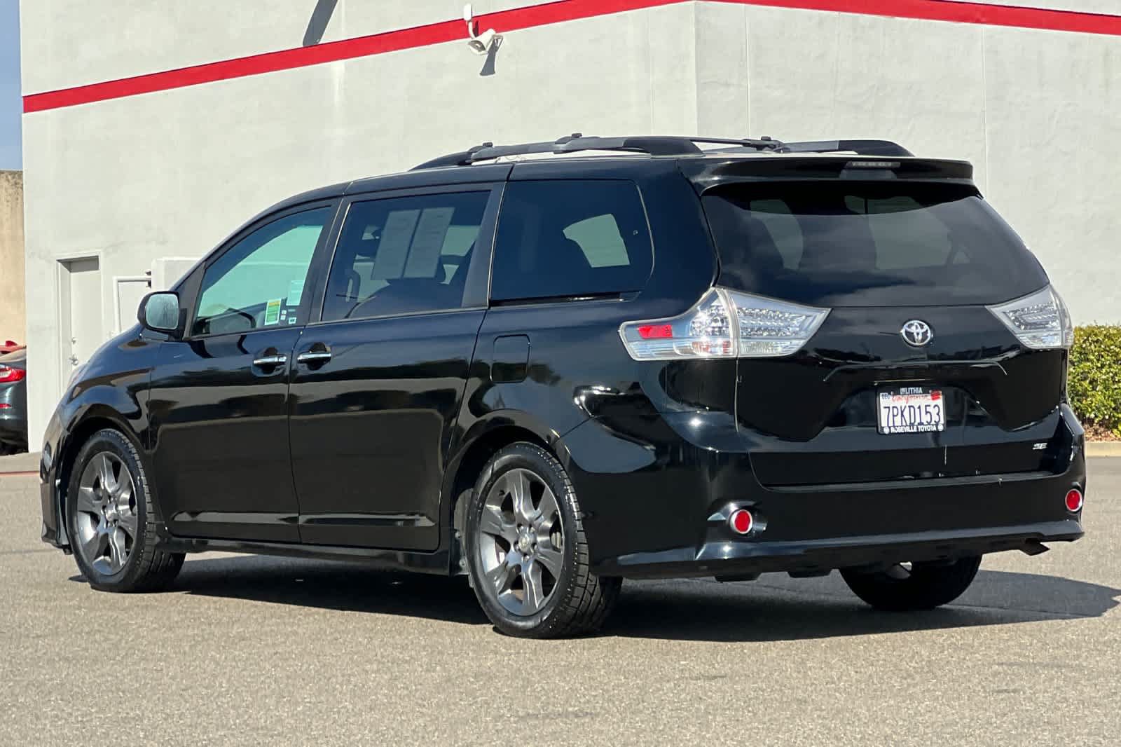 Used 2015 Toyota Sienna SE w/ SE Preferred Package FWD image 7