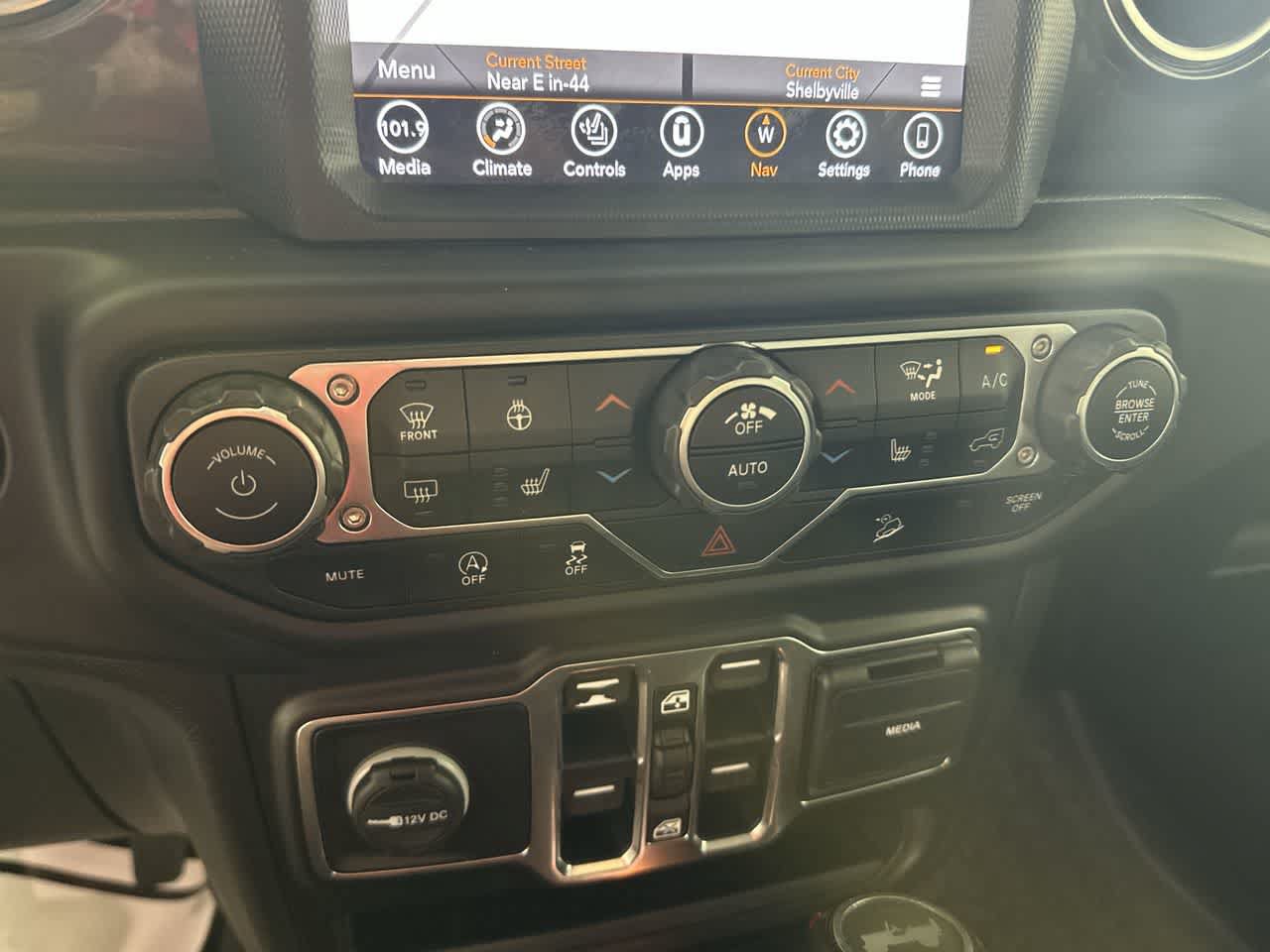 Used 2020 Jeep Wrangler Unlimited Sahara AWD/4WD image 10
