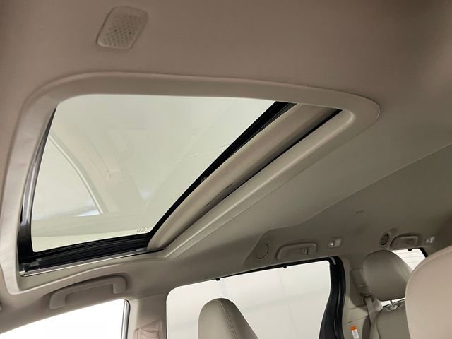 Used 2020 Toyota Sienna XLE w/ XLE Navigation Package FWD image 13