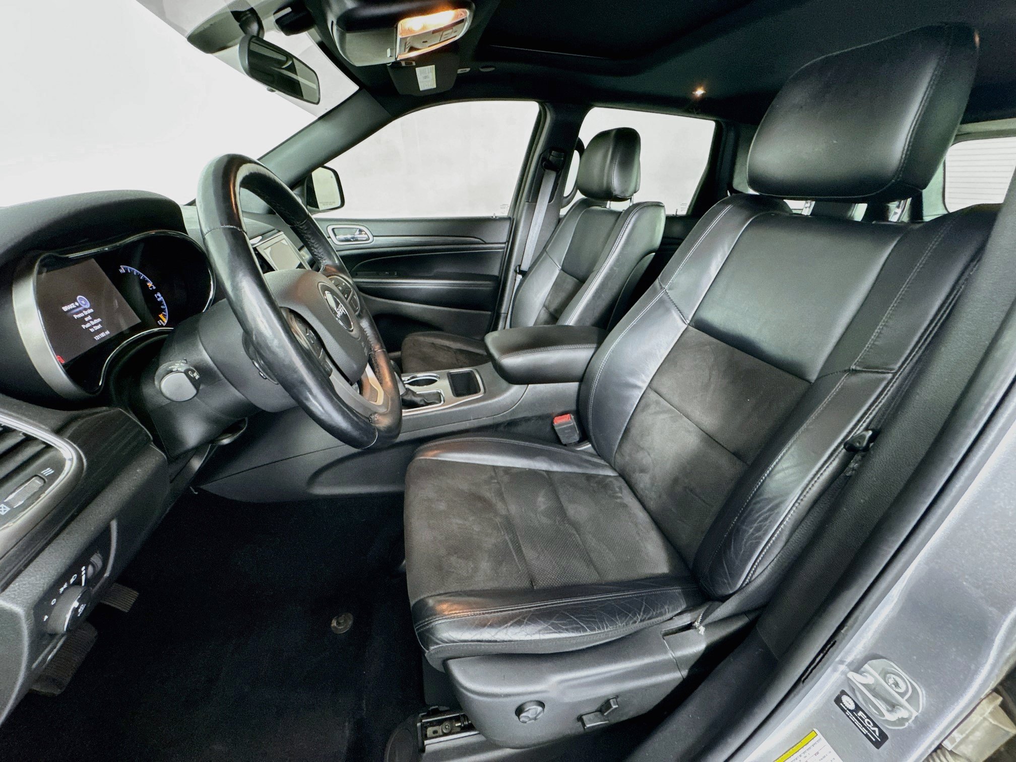 Used 2021 Jeep Grand Cherokee Laredo X AWD/4WD image 21