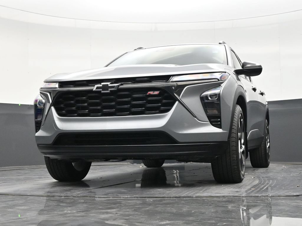 Used 2024 Chevrolet Trax RS w/ Driver Confidence Package FWD image 27
