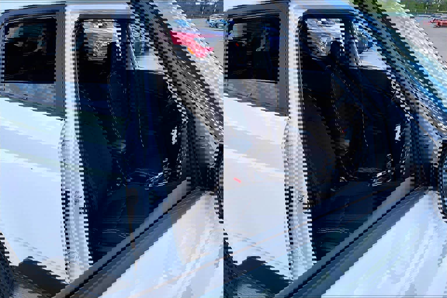 Used 2023 Hyundai Venue SEL image 9