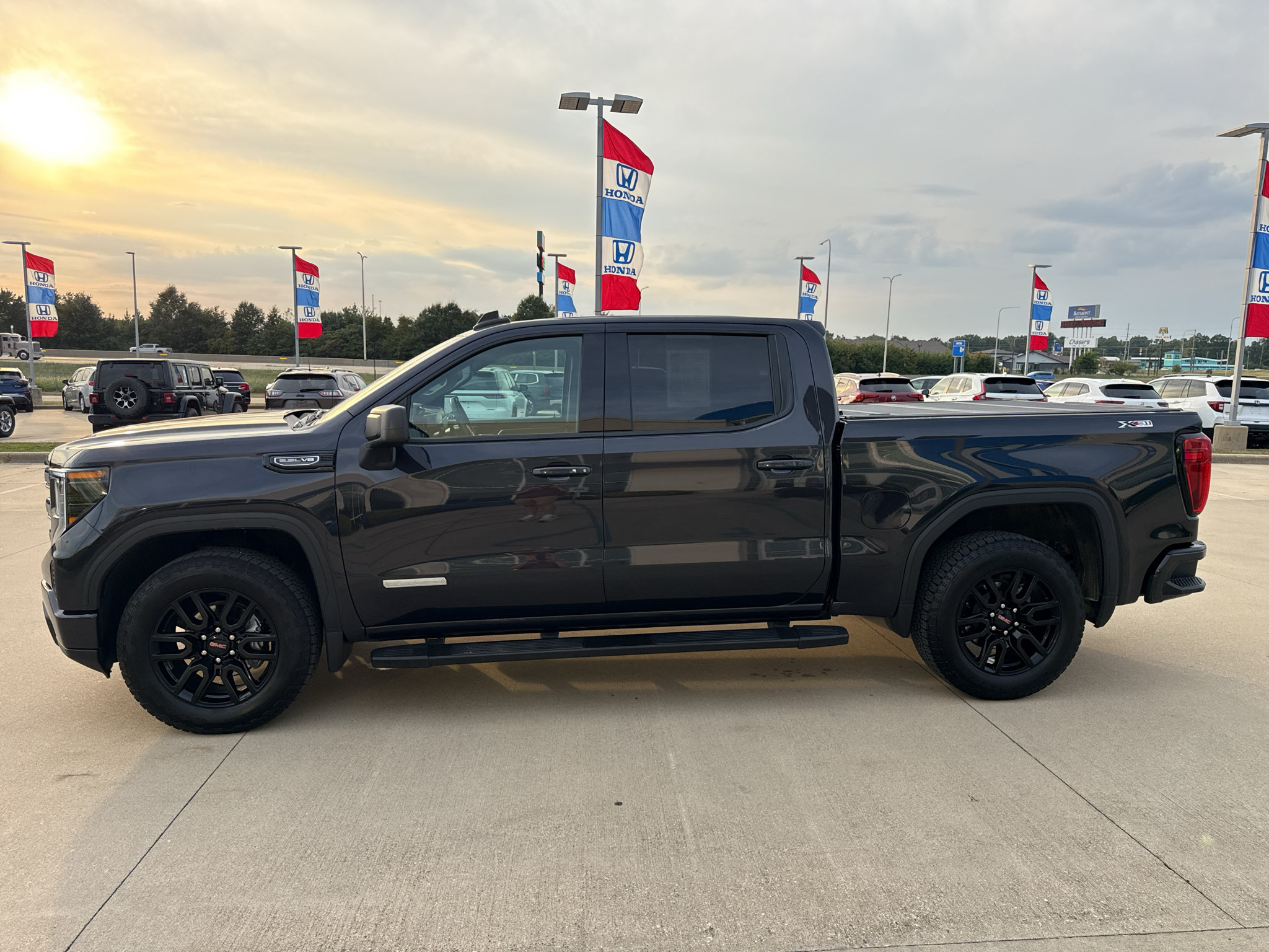 Used 2026 GMC Sierra 1500 Elevation AWD/4WD image 8