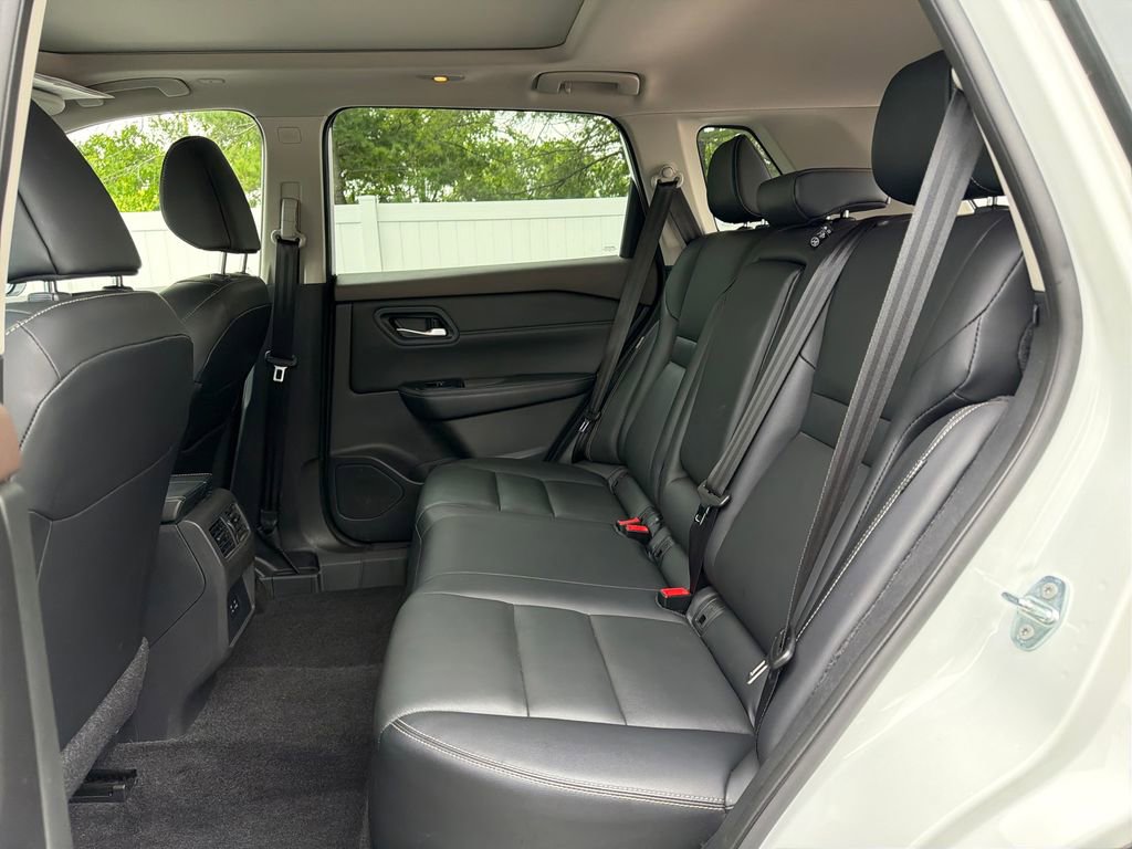 Used 2023 Nissan Rogue SL FWD image 29