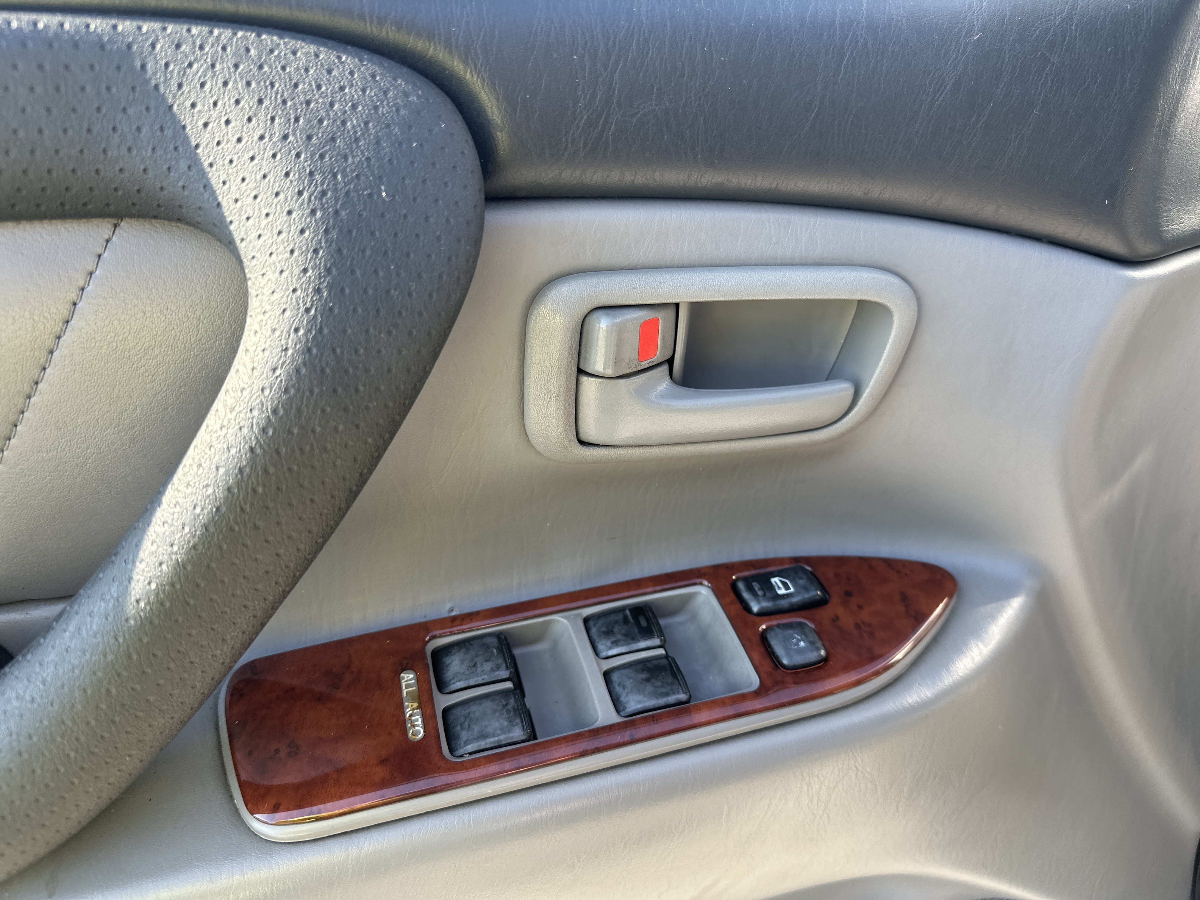 Used 2003 Toyota Land Cruiser AWD/4WD image 13