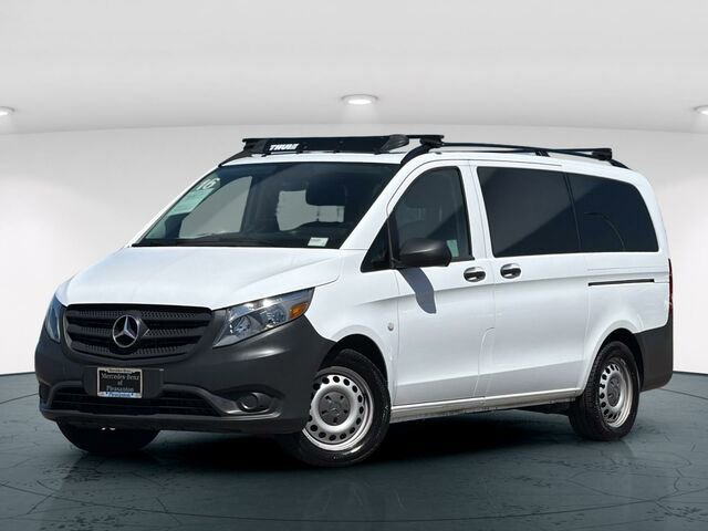 Used 2016 Mercedes-Benz Metris Passenger image 2