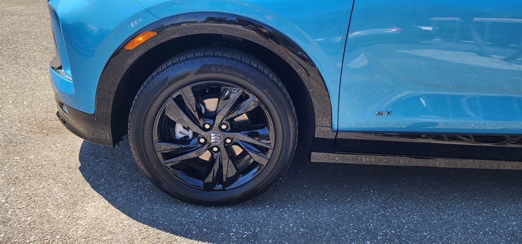 Used 2025 Buick Encore GX Sport Touring image 9