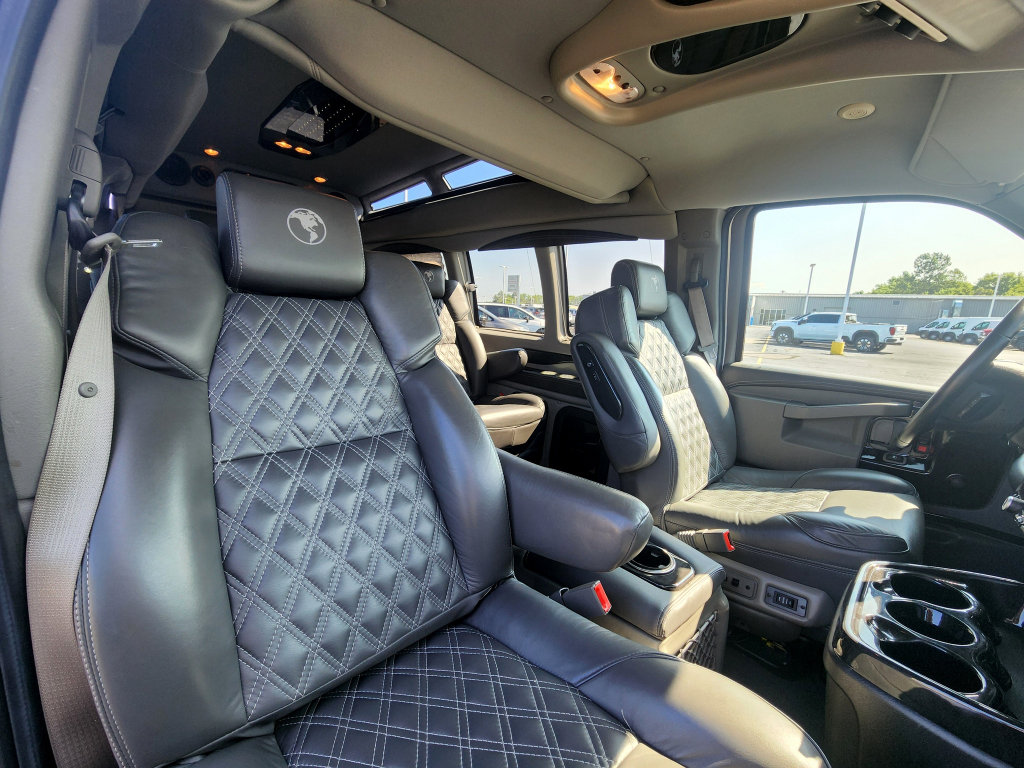 Used 2022 GMC Savana 2500 w/ Enhanced Convenience Package RWD image 48