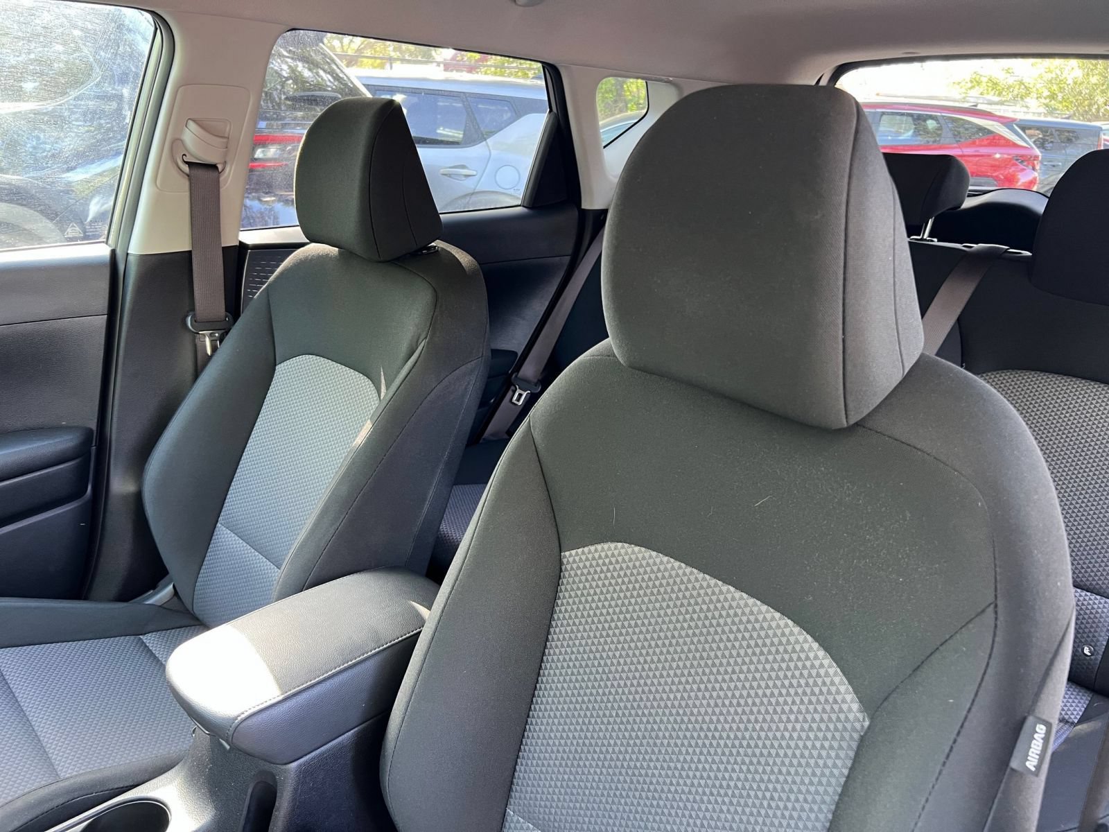 Used 2025 Kia Soul LX w/ LX Technology Package FWD image 34