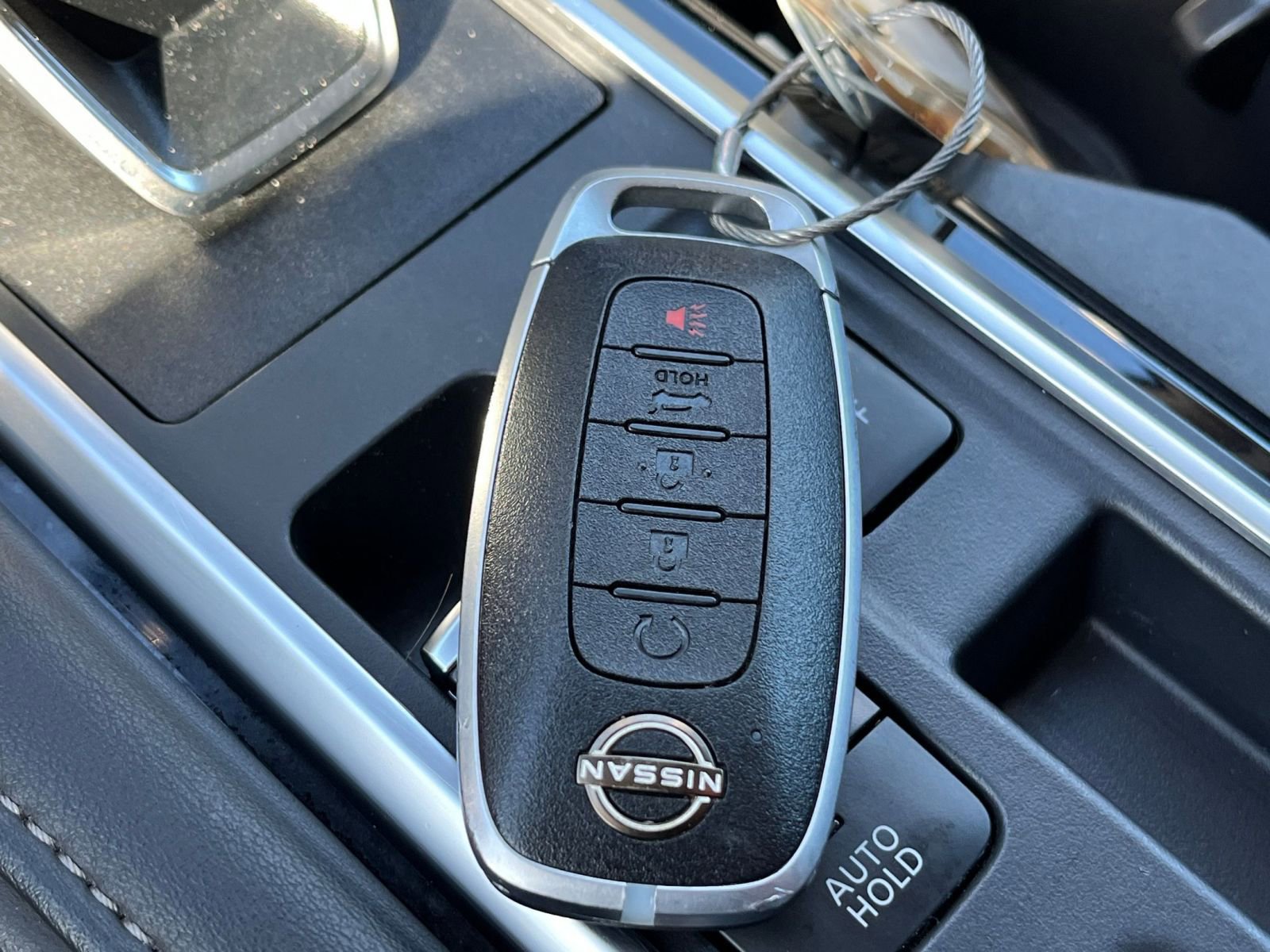 Used 2025 Nissan Pathfinder SV image 21