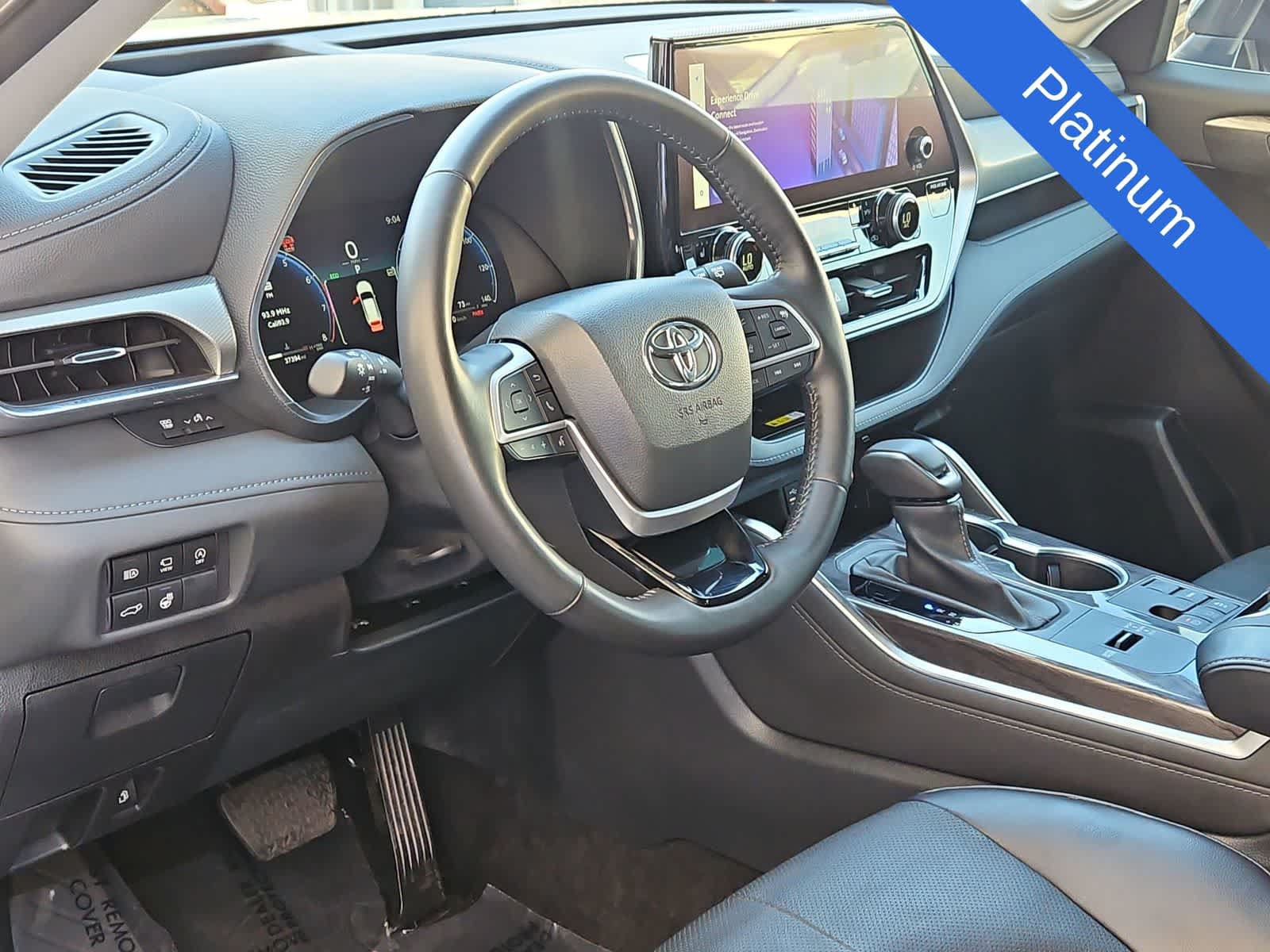Used 2023 Toyota Highlander Platinum FWD image 10
