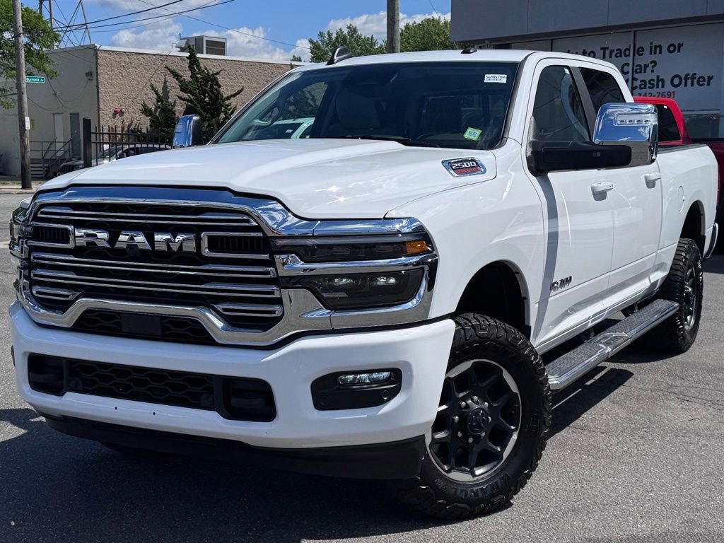 Used 2025 RAM 2500 Laramie AWD/4WD image 3