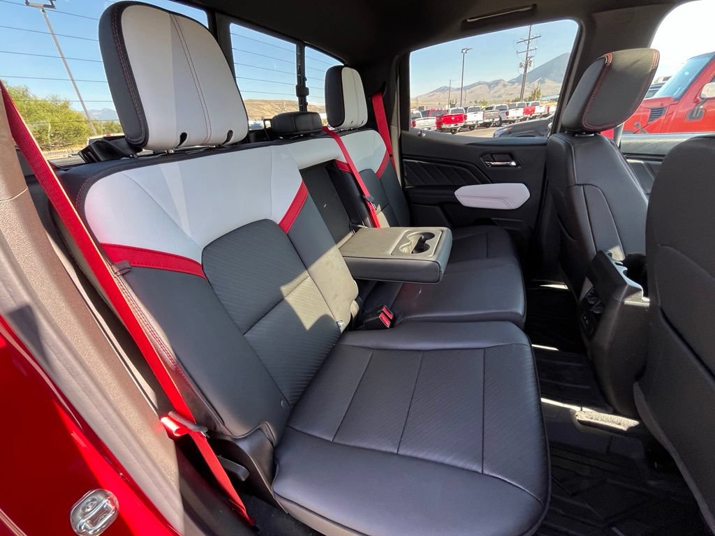 New 2026 GMC Canyon AT4X w/ LPO, Black Badging Package AWD/4WD image 18