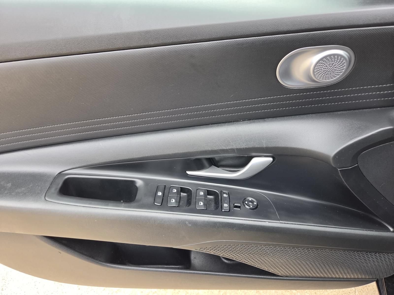 Certified 2023 Hyundai Elantra SEL FWD image 13