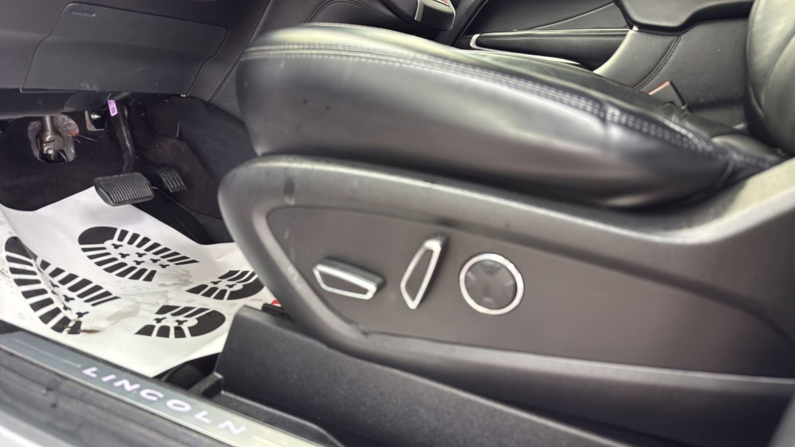 Used 2019 Lincoln MKC Select w/ Select Plus Package FWD image 7