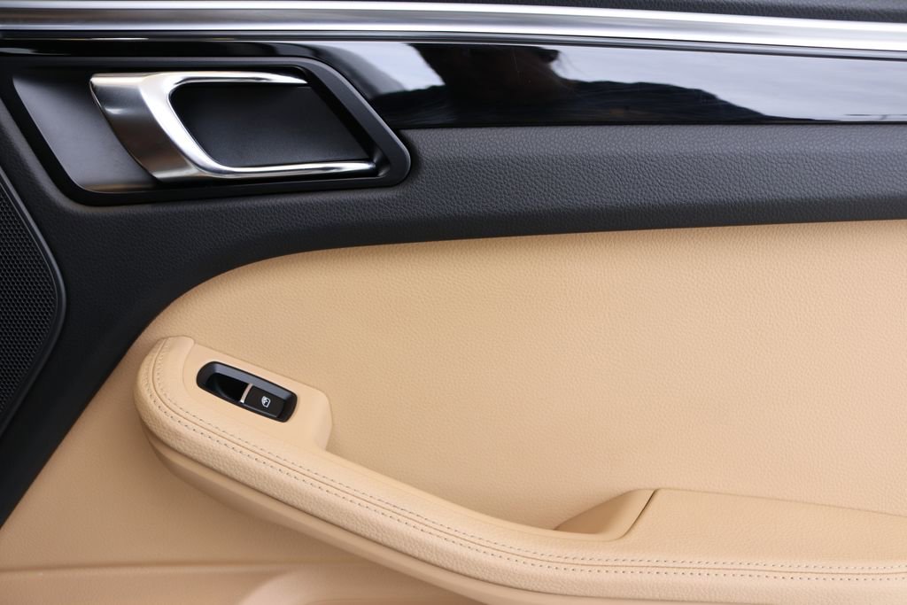 Used 2018 Porsche Macan Sport Edition image 28