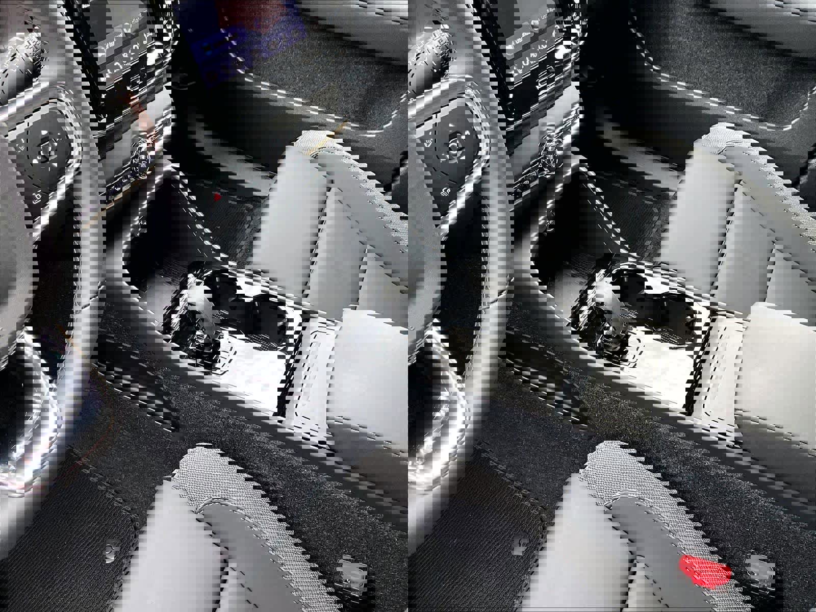 Used 2023 Volvo XC40 Recharge Plus image 20